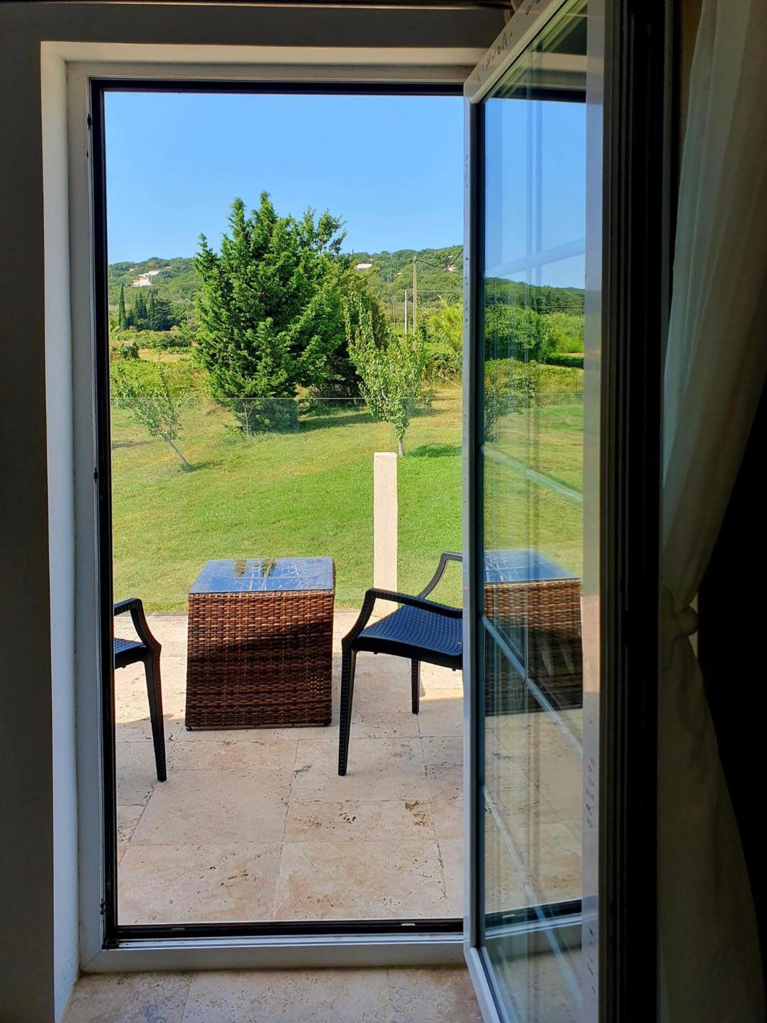 Chambre Cosy Avec Terrasse Sur La Colline Boisee, Parking Prive, Jardin, Calme, Climatisation, 10 Mn Pont Du Gard Num7 로슈포르트두가드 외부 사진